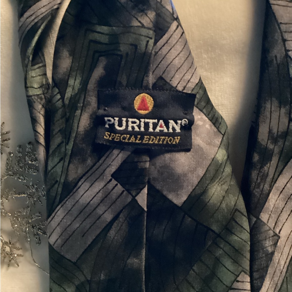 Men’s Puritan tie in black, green and silver. - Picture 5 of 6